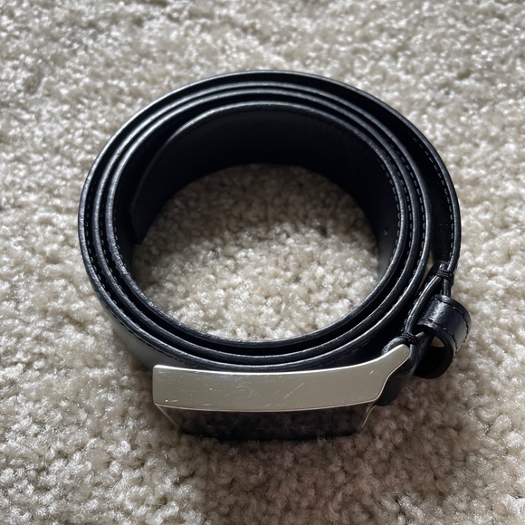 Burberry black leather authentic mens belt - Picture 2 of 3